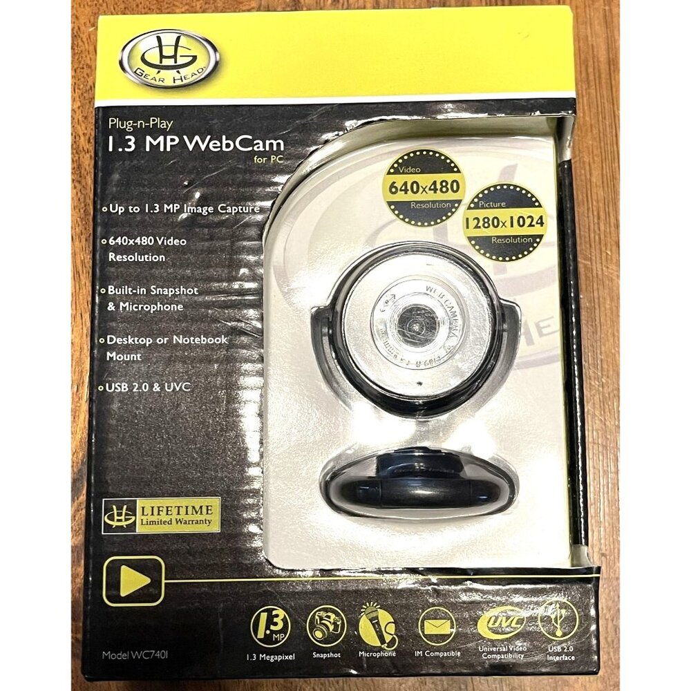 Gear Head Webcam Plug N Play 1.3 MP For PC Microphone Snapshot Button USB 2 UVC
